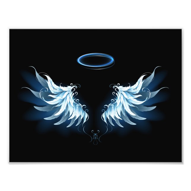 Blå glowing Angel Vingar på svart bakgrund Fototryck (Framsidan)