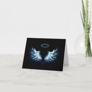 Blå glowing Angel Vingar på svart bakgrund Inbjudan