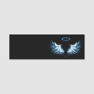 Blå glowing Angel Vingar på svart bakgrund Namnbricka