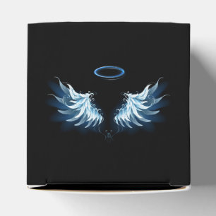 Blå glowing Angel Vingar på svart bakgrund Presentaskar