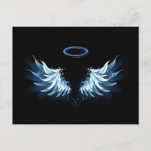 Blå glowing Angel Vingar på svart bakgrund Rådkort