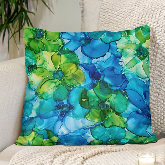Blå Gröna Alkoholbläck Blommor Kudde (Blue and green alcohol ink floral pillow)