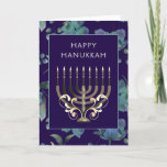 Blå guld Menorah-blommorna Hanukkah hälsning Helgkort<br><div class="desc">Mörk blått designad hälsningskort för Lycklig Chanuka med blått guld-menorah och blomma mönster.  Anpassa genom att redigera hälsning på kortets framsida.och meddelandet på kortets insida.</div>