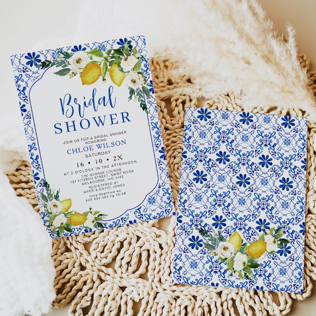 Blå Gult Vit Blommigt Lemon Möhippa Inbjudningar (Mediterranean blue yellow tiles and lemon bridal shower invitation template.)