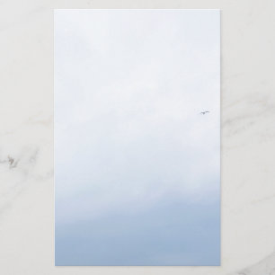 Blå himmel fåglar brevpapper