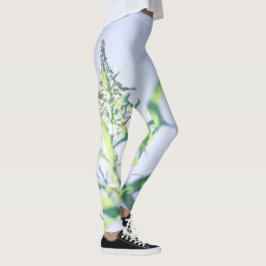 Blå himmel Grönt Plant Löv Lila blommor Leggings