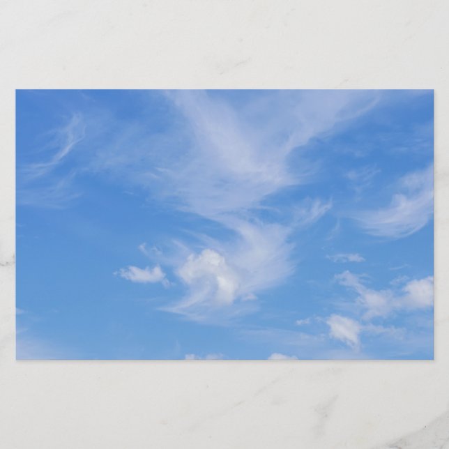Blå himmel med avfallsmoln brevpapper (Framsida)