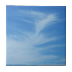 Blå himmel med White Clouds Abstrakt Natature Phot Kakelplatta