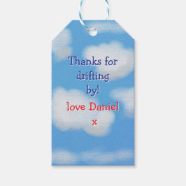 Blå himmel och fluffiga moln Tack Presentetikett