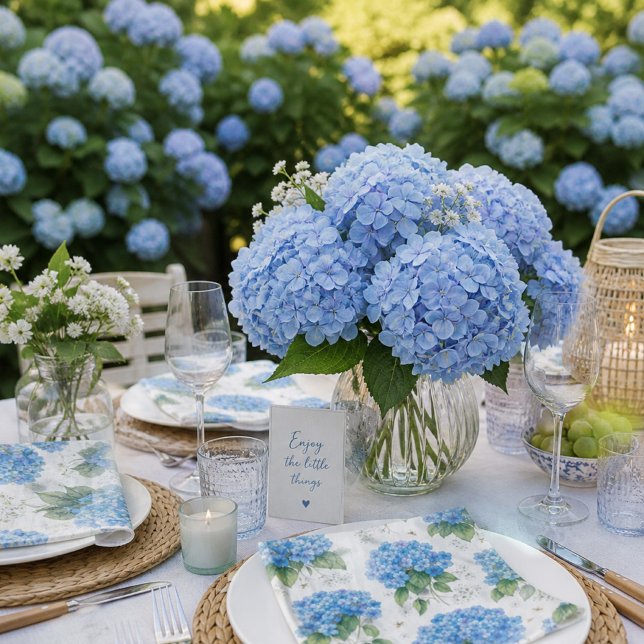 Blå Hortensia Cocktailservetter | Elegant kuststil Pappersservett (Elegant blue hydrangea paper napkins, perfect for garden parties, brunches, and coastal tables.)