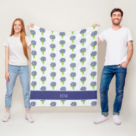 Blå Hydrangea Grön Vas Kust Monogram Fleecefilt