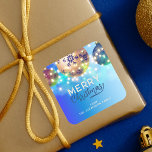 Blå jul Baubles Twinkling String Ljus Fyrkantigt Klistermärke<br><div class="desc">Det här är ett julklistermärke i anpassadet som ger dig en julklapp till dina helgdagar. Den har en övertoningsblå bakgrund med en bokeffekt, som är försedd med tre glandiga metalliska julprydnader i guld, blått och rosa. Varje dekoration dekoreras med snöflingor och tillfogas helgdag. Dekalen visar också en hel rad färgstark...</div>
