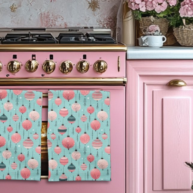 Blå jul med Rosa Ornaments Kitchen Towel Kökshandduk (Skapare uppladdad)