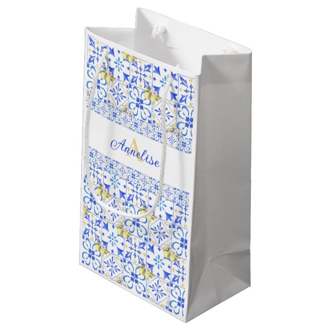 Blå Kakel Fransk Landsby Lemon Mönster Monogram (Baksidan Vinklad)