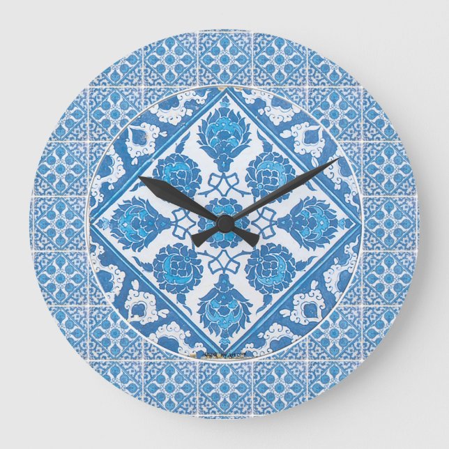 Blå kornblomma Faux Delft Tile Clock Stor Klocka (Framsida)
