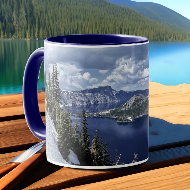 Blå krater Sjö fotosnöberg i, liggande Mugg (Crater Lake Oregon scenic landscape photo mug)