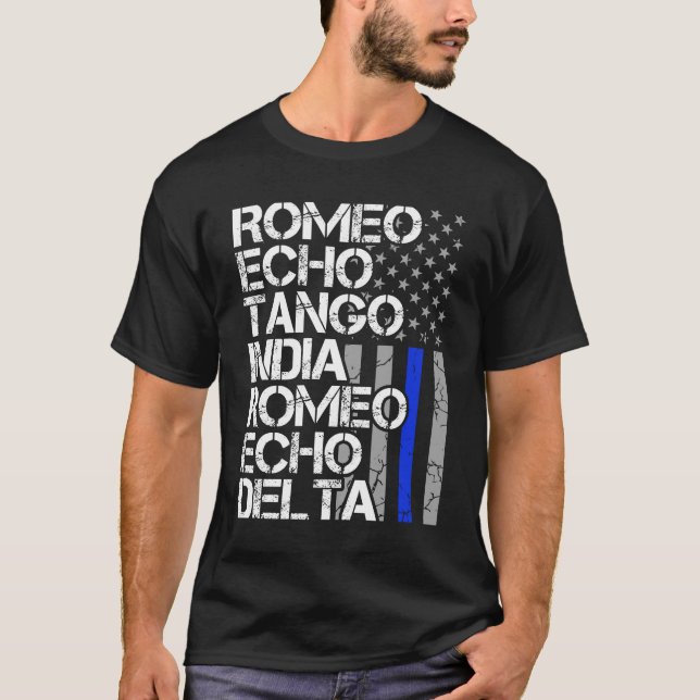 Blå linje för pensionerad polis t shirt (Framsida)