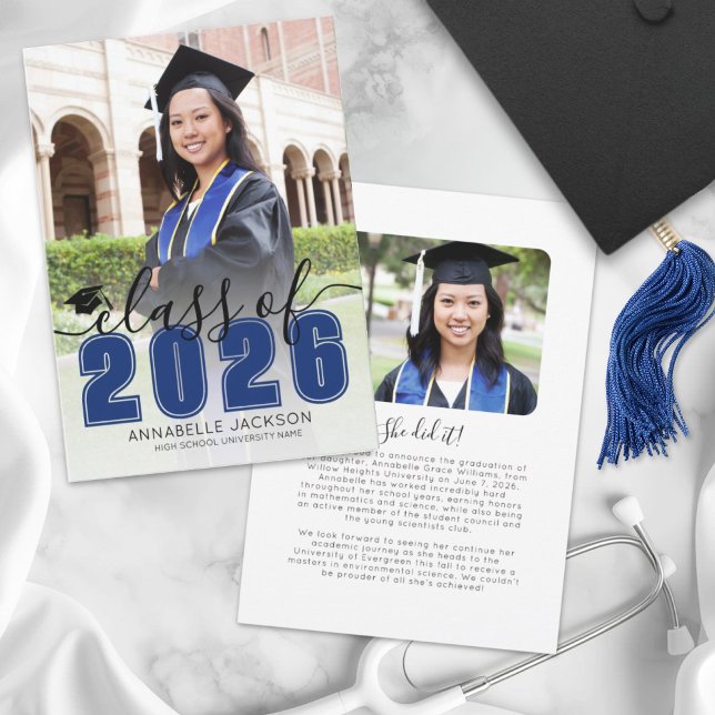 Blå manus Examensfoto Examen Meddelande (Simple Blue Script Graduate Photo Graduation Announcement)