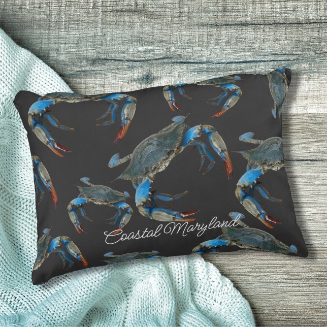 Blå maryland Crabs-dekoration Dekorativ kudde (Something a little different to dress up your Beach House. A touch of Maryland can be personalized!)