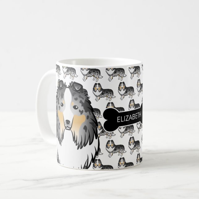 Blå Merle Tecknad Sheltie Med Hundben & Namn Kaffemugg (Framsida vänster)