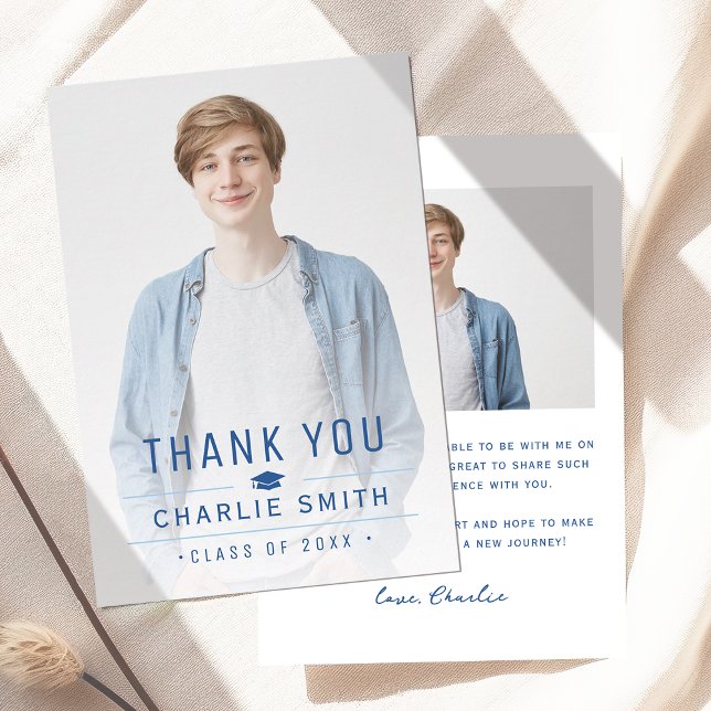 Blå, modern, enkel typografi, foto Studenten Tack Kort (Blue Modern Simple Typography Photo Graduation Thank You Card)