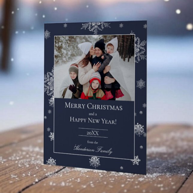 Blå Moderna Snöflingor Platt Högtidlig Fotokort Julkort (Blue Modern Snowflakes Holiday Photo Card)