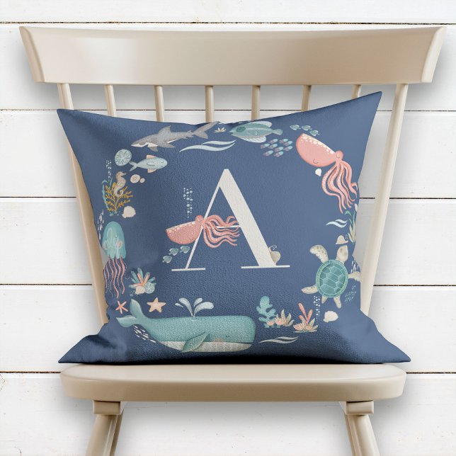 Blå monogram Ocean Animals Alphabet Brev Kudde (Skapare uppladdad)