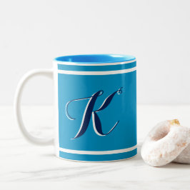 Blå monogrammerad kaffemugg i två färger