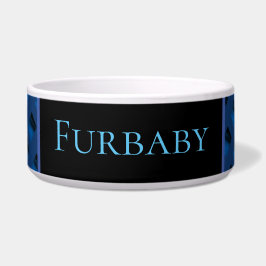 Blå mönstrad matskål för husdjur.