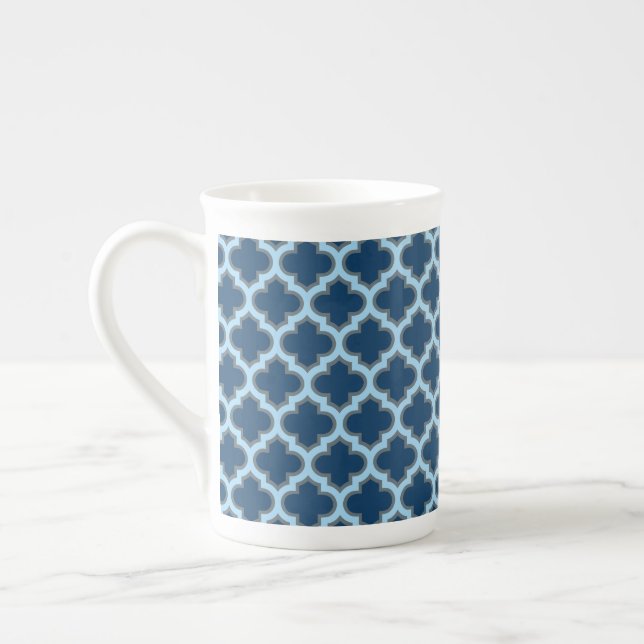 Blå och Baby blue trellis, lattice, quatrefoil Benporslin Mugg (Vänster)