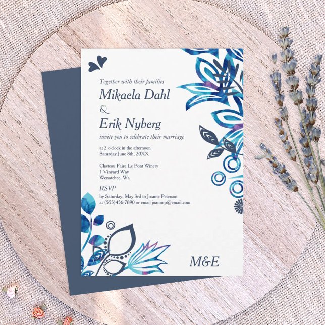 Blå och blågrå blommig vigselmönster inbjudningar (navy blue, light blue, and turquoise wedding invitations, winter blue wedding theme)