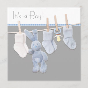 Blå och grå babyboy shower på tvättlina inbjudningar