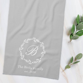 Blå och grå vinterkrans familjenamn monogram kökshandduk