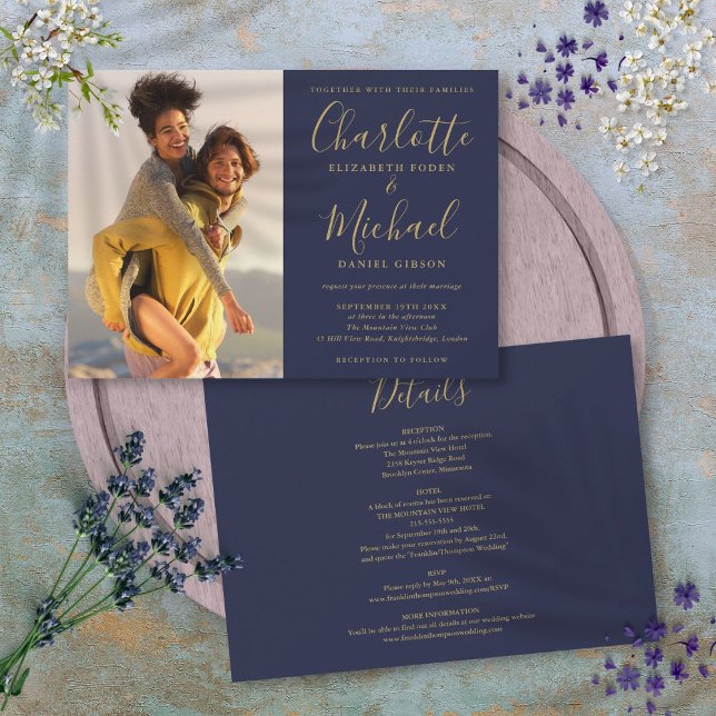 Blå och Guld-skript, foto Bröllop alla i ett Inbjudningar (Navy Blue And Gold Script Photo Wedding All In One Invitation)