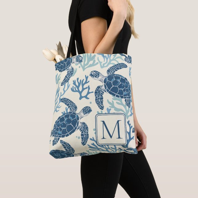 Blå och krämfärgade havssköldpaddor Monogram Tygkasse (Närbild)