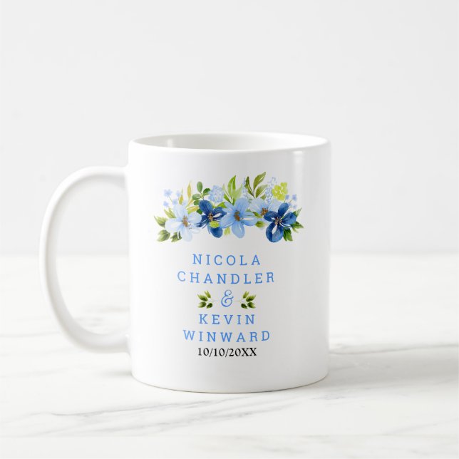 Blå och Marinblå Blommor med Löv Bröllop Kaffemugg (Vänster)