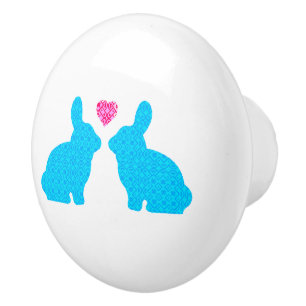 Blå och Rosa Bunnies i Kärlek Knopp
