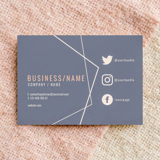 Blå och rosa rustik närvaro på sociala medier visitkort (Blue and pink rustic social media business card.)