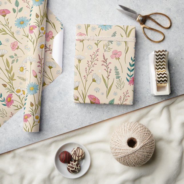 Blå och rosa vilda blommor Ömtålig ängskonst Presentpapper (Hantverk)