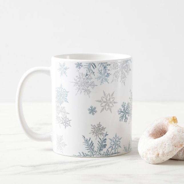 Blå och Silver Grått Winter Wonderland Snowflake Kaffemugg (Med munk)