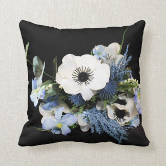Blå och svart blomsterkastkudde kudde