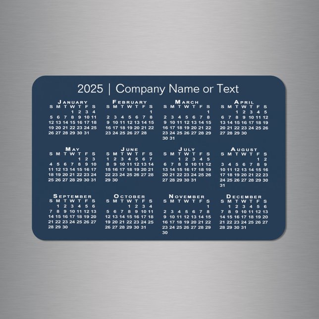 Blå och vit 2025-kalender med Anpassningsbar Magnet (Navy Blue and White 2025 Calendar with Custom Text Magnet in situ)