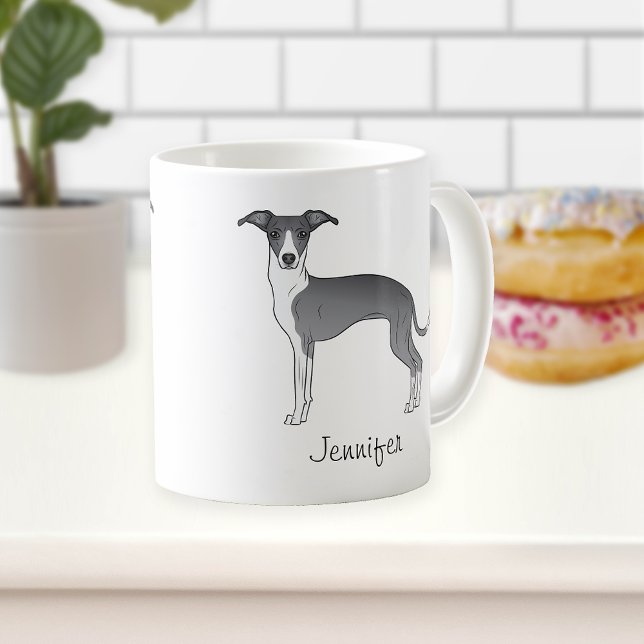 Blå och vit italiensk greyhound med eget namn kaffemugg (Skapare uppladdad)