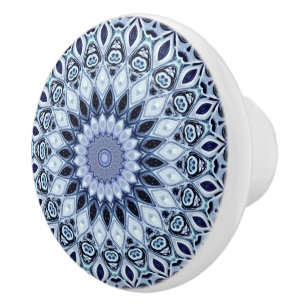 Blå och vit Kalejdoskop Mandala Mönster Knopp