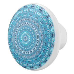 Blå och vit mandalamönsterdesign knopp