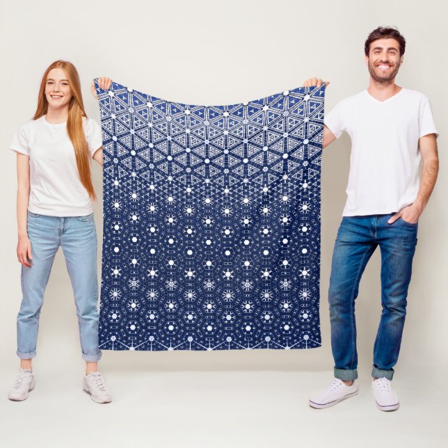Blå och vit mosaik fleecefilt (På plats)