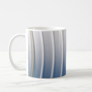 Blå och vit plastbehållare kaffemugg