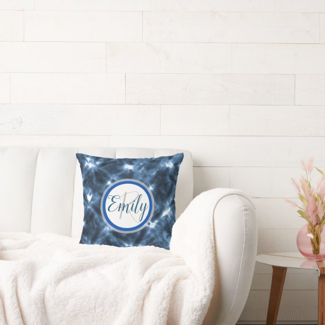 Blå och vit Shibori Circle Tie Dye Monogram Namn Kudde (Soffa)
