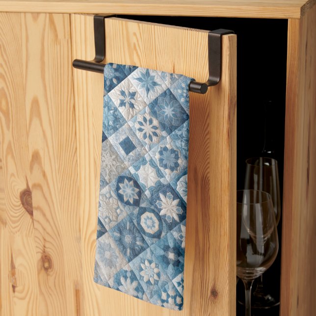 Blå och vit snöflingor Quilt Kökshandduk (Thirds Fold)