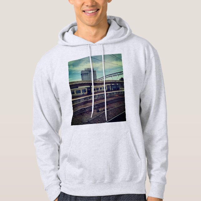 Blå och vit tåg framför byggnad hoodie (Framsida)